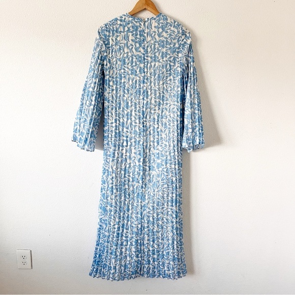 Veiled Azure Blue Floral Pleated Modest Resortwear Vacation Maxi Dress - Picture 6 of 10